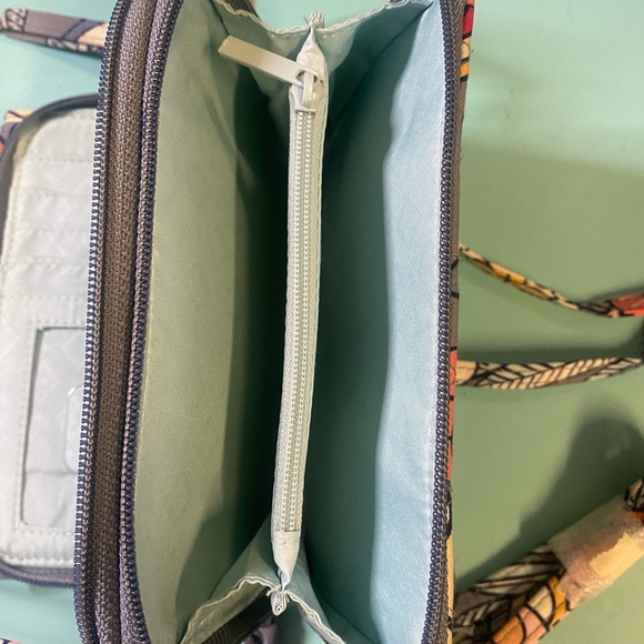 Vera Bradley Gray Floral Crossbody Bag - Picture 5 of 7